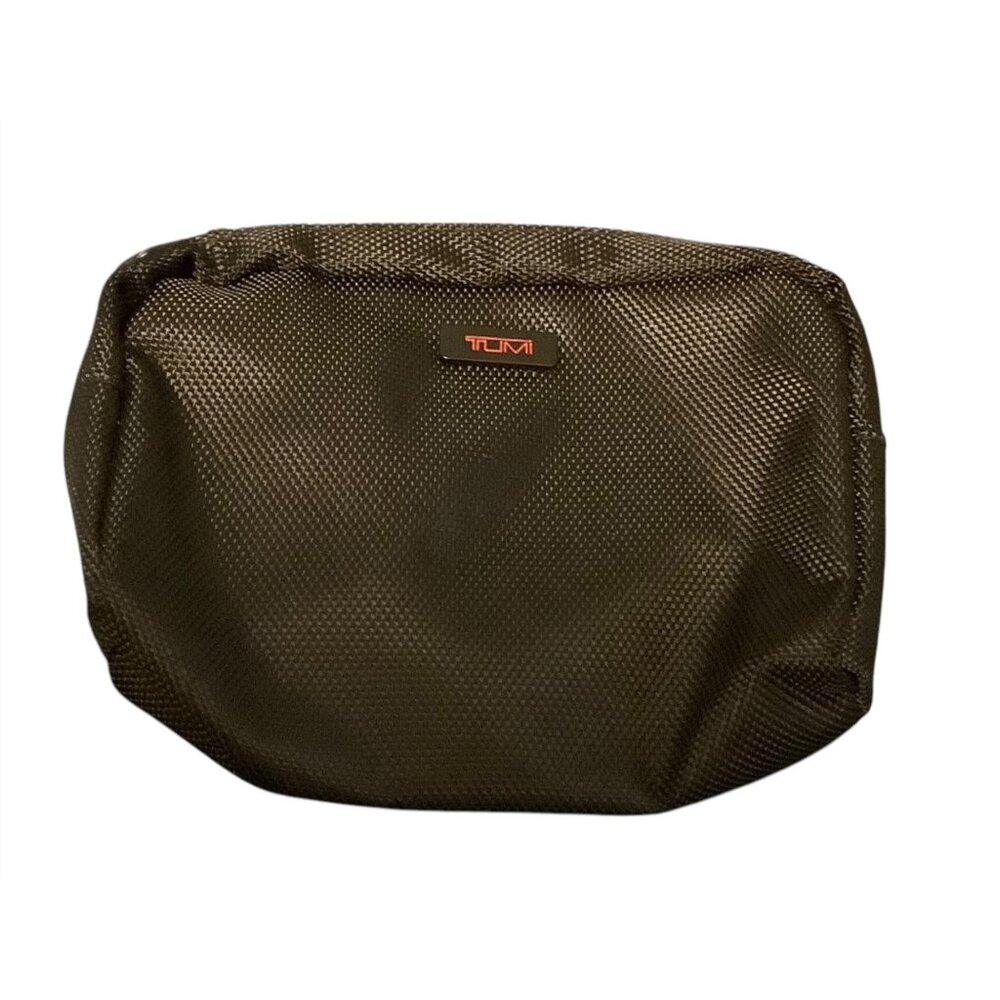 Tumi Black Nylon Travel Toiletry Small Makeup Bag 7"‎ x 5" x 2"
